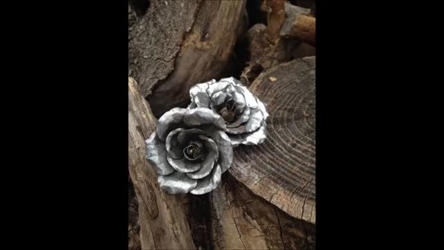 گل رز فلزی از قوطی کنسرو