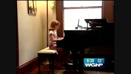 6 ساله ای که قطعات mozart را می نوازد(پیانیست)