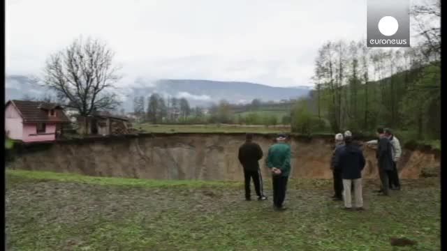 شگفتی غیب شدن یک ابگیر در بوسنی