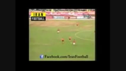 گل فوق العاده زیبای علی کریمی از وسط زمین