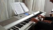 اجرای آهنگ تنهایی با پیانو