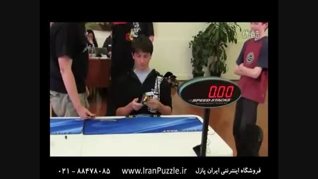 حل روبیک هرمی توسط فیلیکس قهرمان جهان (Feliks Zemdegs)