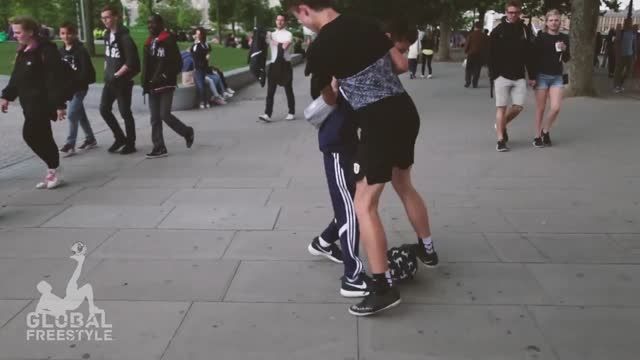 لایی زدن به مردم در خیابان های لندن (حرکات تکنیکی)