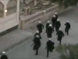فرار ماموران مسلح آل خلیفه از دست انقلابیون