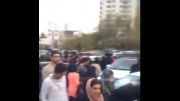 تجمع هواداران مرتضی پاشایی جلوی بیمارستان بهمن