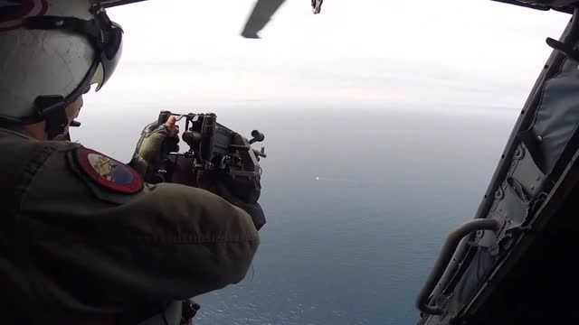 تمرین ساقط کردن پهپاد توسط گانر هلیکوپتر