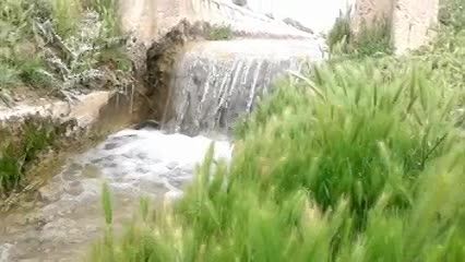 آب روان ، زیبا و دوست داشتنی (شهرستان نی ریز 25فروردین)