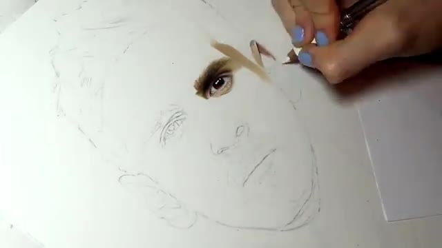 نقاشی کاملا طبیعی از چهره ی لیونل مسی