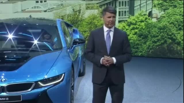 BMW CEO مدیران برای کیفیت خودرو زحمت می کشند.
