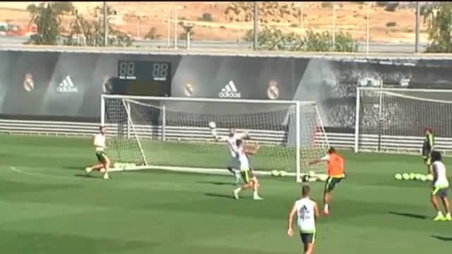 گل والی و دیدنی کاسیمیرو در تمرینات رئال مادرید
