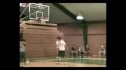 گیر کردن به حلقه بسکتبال