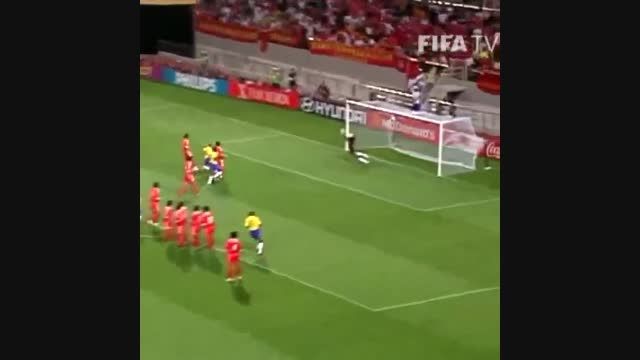 گل روبرتو کارلوس از روی ضربه ایستگاهی در جام جهانی 2002