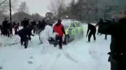 برف بازی پلیس با مردم - گوله برفی
