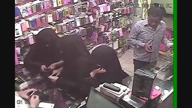 دزدی یک آفریقایی در جده مغازه موبایل فروشی