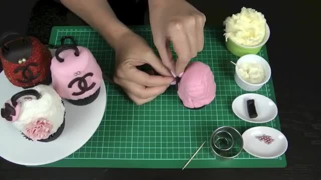 Purse Cupcakes!! How to Make CHANEL Handbag