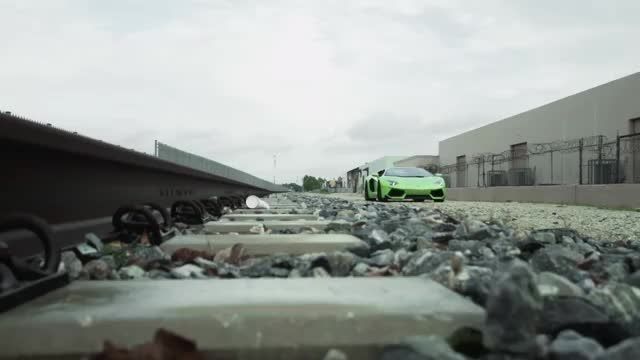 معرفی  لامبورگینی Aventador Roadster با رینگ هایADV
