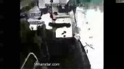 فیلمی از تصادف شدید یک اتوبوس در چین و ثبت وقایع داخل آن!
