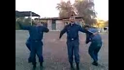 رقص سرباز ها