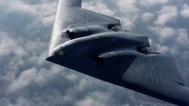ویدیویی از هواپیمای بمب افکن B-2 Stealth Bomber