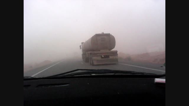 طوفان شن در جاده یزد-کرمان