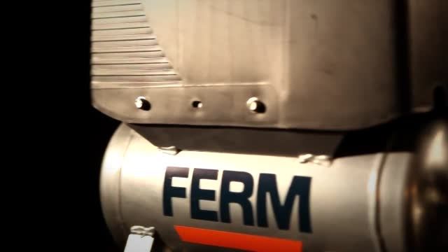 ابزار برقی فِرم(FERm)- کمپرسور باد CRM 1036