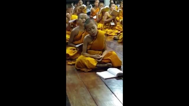 بچه راهب خوابالو