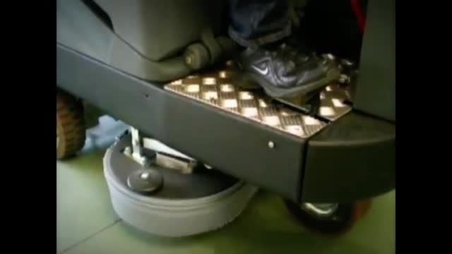 دستگاه اسكرابر سرنشیندار ایتالیایی