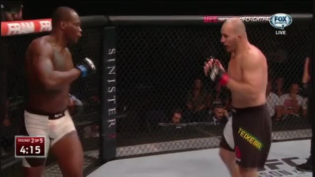 UFC Fight Night 73 Teixeira vs Saint Preux - Round 2