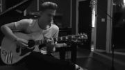 Cody Simpson - La Da Dee کدی سیمسون - ورژن آکوستیک