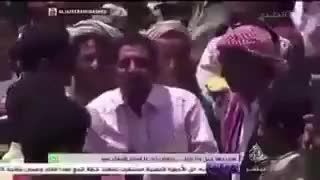 سرقت گوشی گزارشگر الجزیره در پخش زنده -در یمن