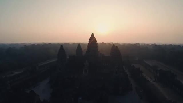 معبد شگفت انگیز در کامبوج
