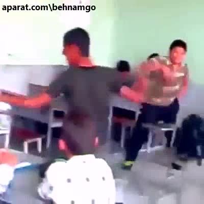 رقص سر کلاس جلوی معلم :))