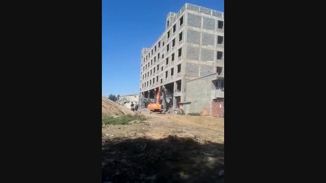 فروریختن ساختمان چند طبقه