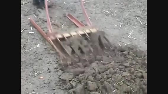 ابزار جدید برای شخم زدن زمین