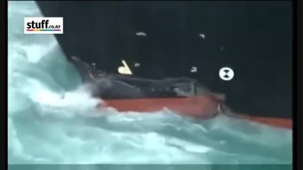 غرق شدن کشتی بزرگ باربری