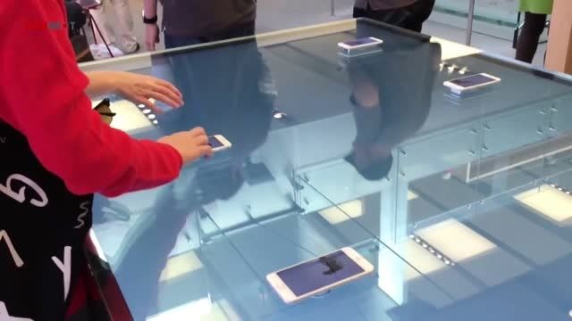 میزی در اپل استور که از فناوری 3D Touch برخوردار است!!