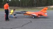 پرواز جنگنده f16  مدل