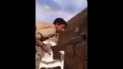 شوخی جالب سرباز عراقی با تک تیرانداز داعش