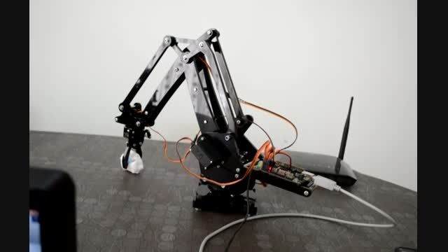 بازوی ربات 4 درجه آزادی  four Dof robot arm