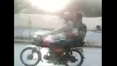 شاهکاری با موتورسیکلت