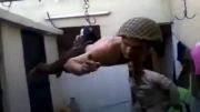 بد رفتاری با سرباز اسیر سوری توسط وهابیون