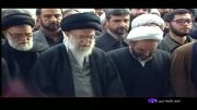 اقامه نماز بر پیکر آیت الله مجتبی تهرانی توسط رهبر انقلاب
