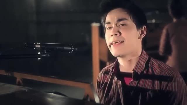 Maroon 5 - Moves like jagger covered by Sam Tsui