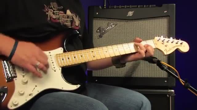 بررسی آمپلیفایر Fender Mustang II