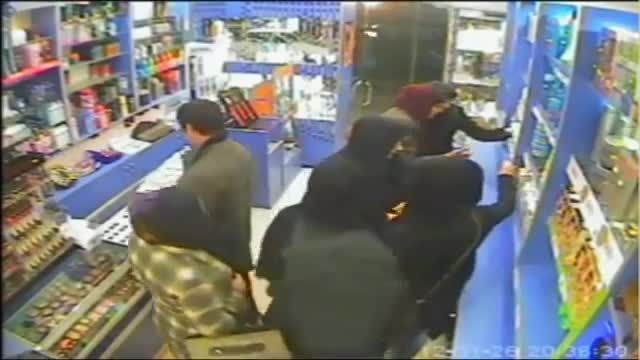 دزدی در یک از مغازه های انزلی