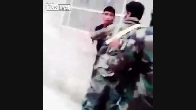 ممانعت سربازان قدس ایران از کتک خوردن تروریست - سوریه