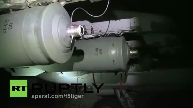 تجهیزبمب افکن سوخو25 روسی در شب برای کوبیدن مواضع داعش