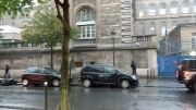 *بارش زیبای باران در پاریس*