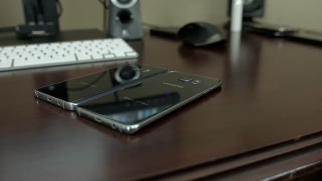 مقایسه Note 5 و +Galaxy S6 Edge (دوبله به زبان فارسی)