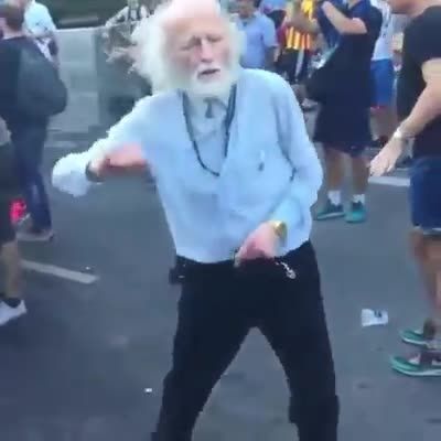 رقص پیرمرد در برلین
